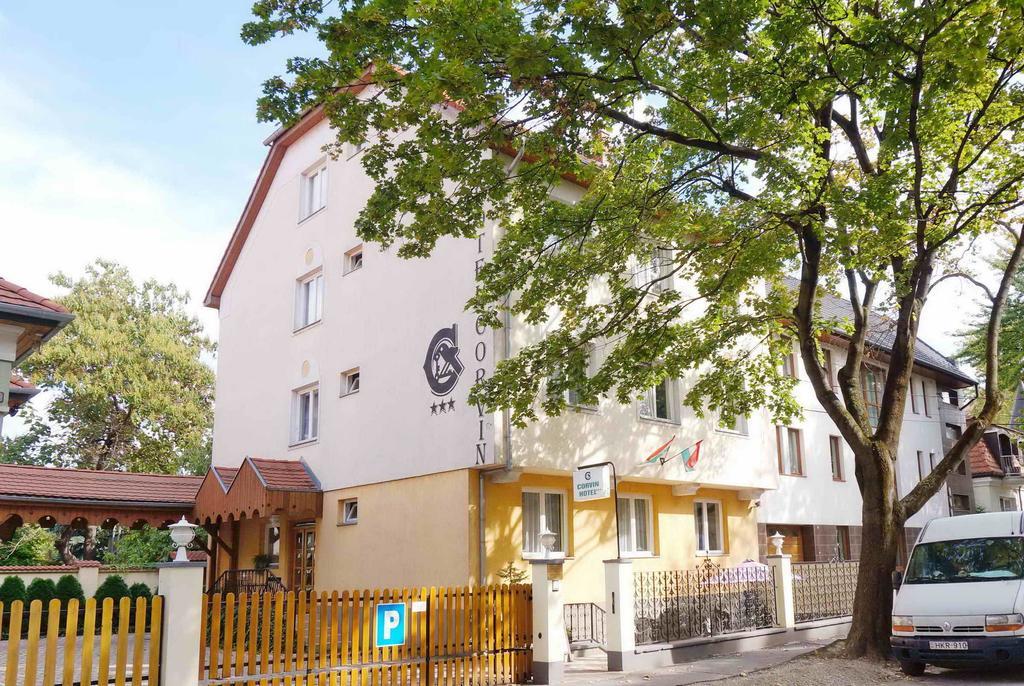 Corvin Hotel Gyor Luaran gambar
