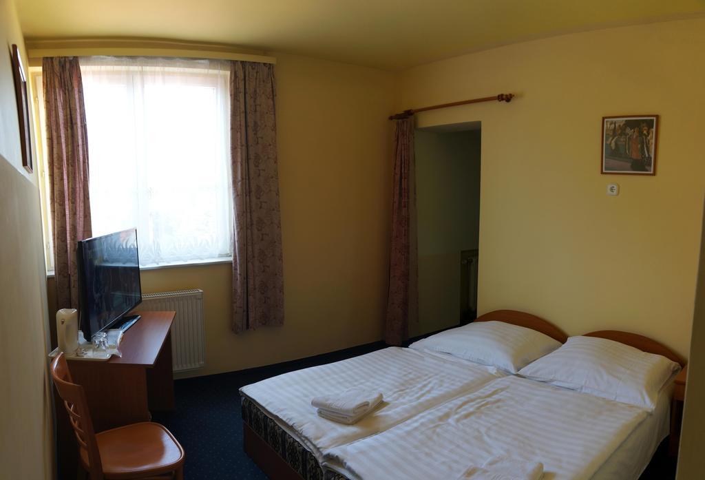 Corvin Hotel Gyor Bilik gambar