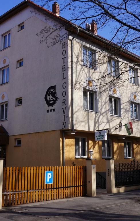 Corvin Hotel Gyor Luaran gambar